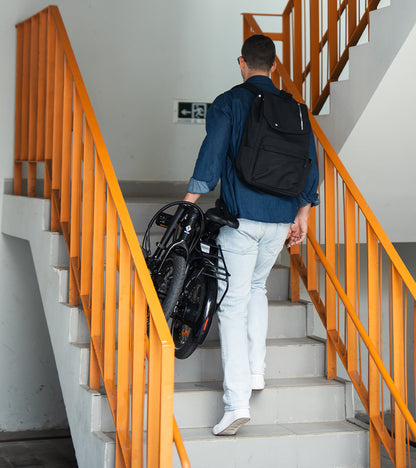 Aero 16 Black